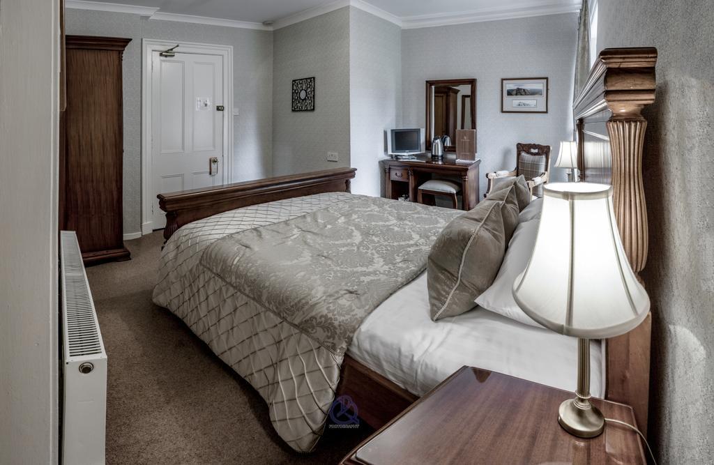 Invergarry Hotel Room photo